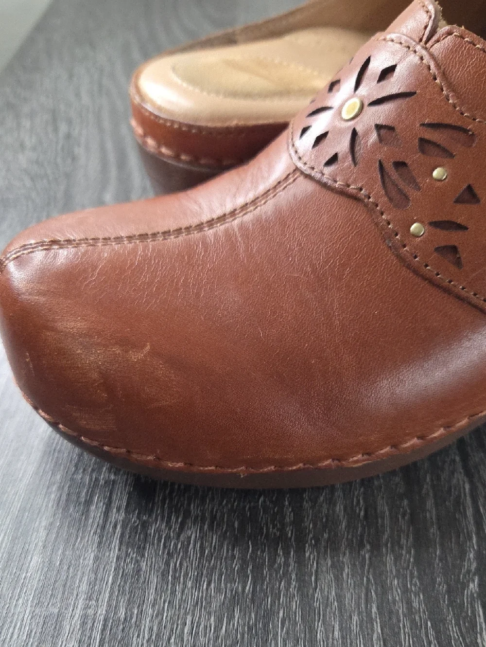 Dansko Shyanne Brown Leather Slip-On Clogs with Laser-Cut Floral Band Size 41 - Picture 7 of 16